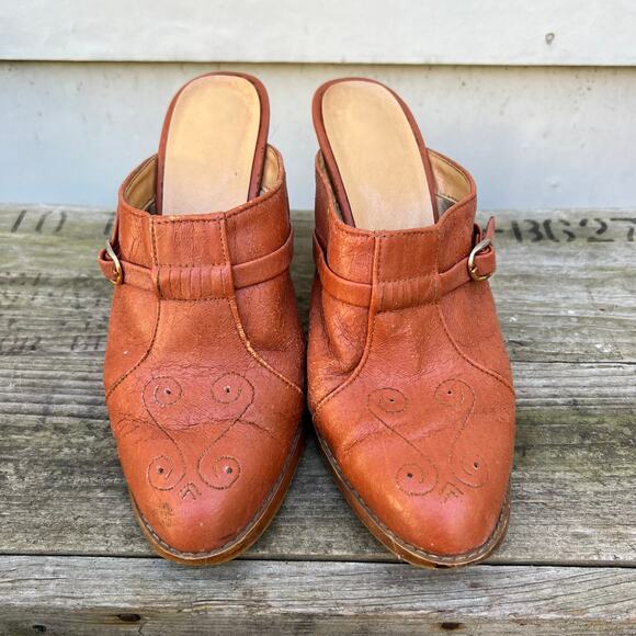 Vintage 70s 80s cognac heeled mules - Picture 4 of 7